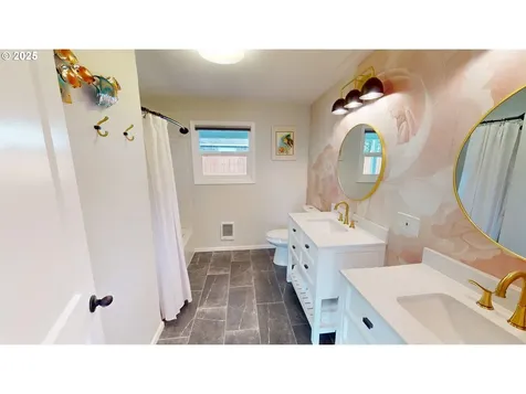 1244 Moore Street Brookings OR 97415