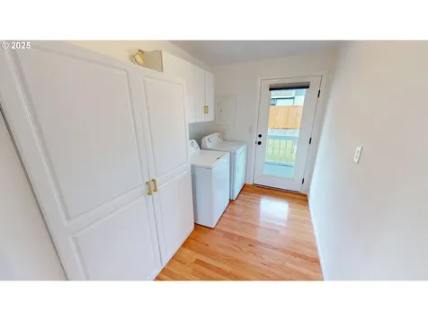 1244 Moore Street Brookings OR 97415