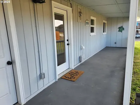 1244 Moore Street Brookings OR 97415