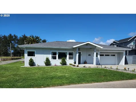 1244 Moore Street Brookings OR 97415