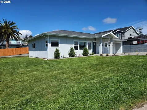 1244 Moore Street Brookings OR 97415