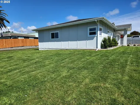1244 Moore Street Brookings OR 97415