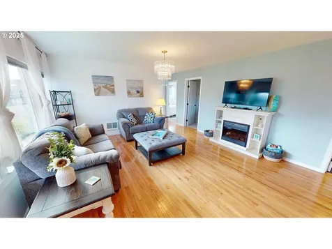 1244 Moore Street Brookings OR 97415