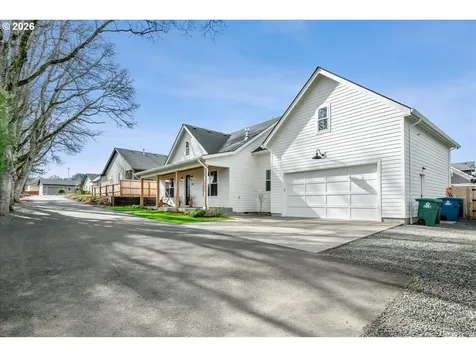 1305 Uff Da Street Silverton OR 97381