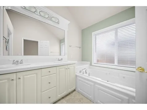 1579 S Pepperwood Street Canby OR 97013