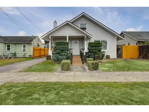 804 S 6th Avenue Kelso WA 98626