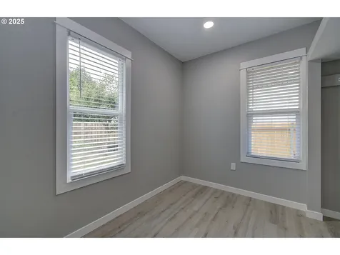 804 S 6th Avenue Kelso WA 98626