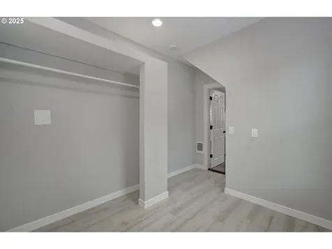 804 S 6th Avenue Kelso WA 98626