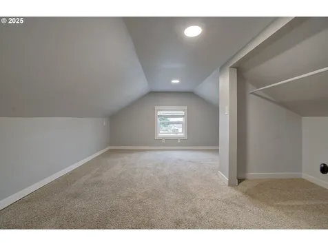 804 S 6th Avenue Kelso WA 98626