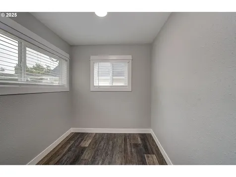 804 S 6th Avenue Kelso WA 98626