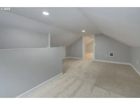804 S 6th Avenue Kelso WA 98626