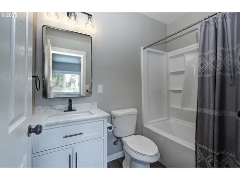 804 S 6th Avenue Kelso WA 98626