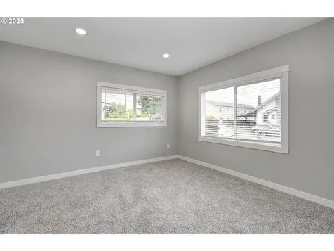 804 S 6th Avenue Kelso WA 98626
