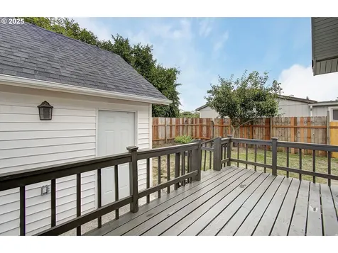 804 S 6th Avenue Kelso WA 98626