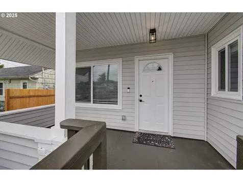 804 S 6th Avenue Kelso WA 98626