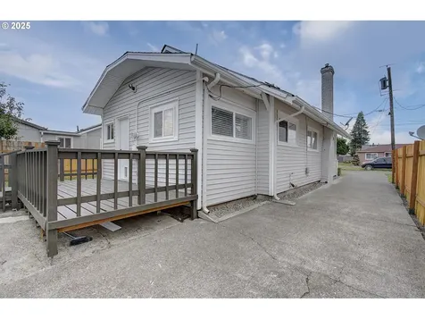 804 S 6th Avenue Kelso WA 98626