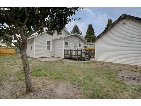 804 S 6th Avenue Kelso WA 98626