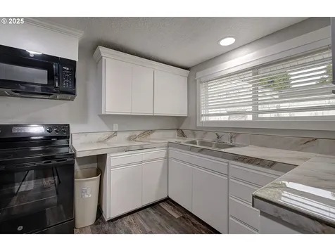 804 S 6th Avenue Kelso WA 98626