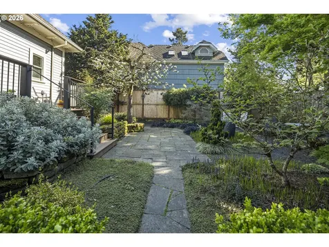 2217 NE 12th Avenue Portland OR 97212