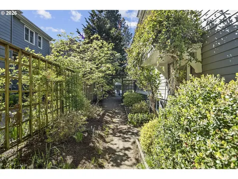 2217 NE 12th Avenue Portland OR 97212
