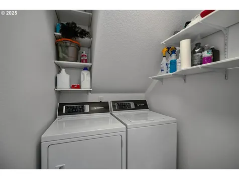 2098 SE Williams Drive Gresham OR 97080