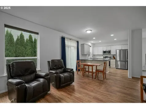 2098 SE Williams Drive Gresham OR 97080