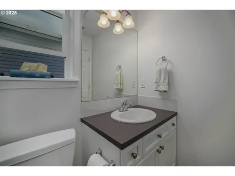 2098 SE Williams Drive Gresham OR 97080
