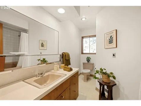 15235 NE Clackamas Street Portland OR 97230