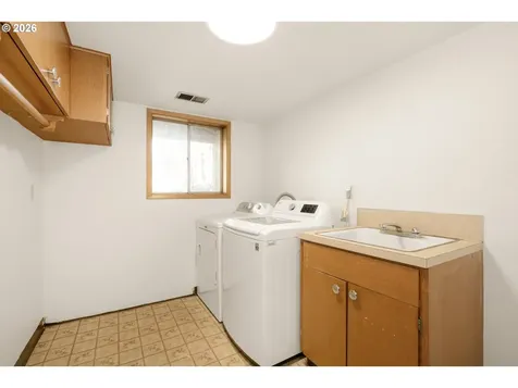 15235 NE Clackamas Street Portland OR 97230