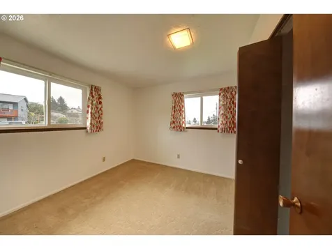 395 Cumberland Street Astoria OR 97103