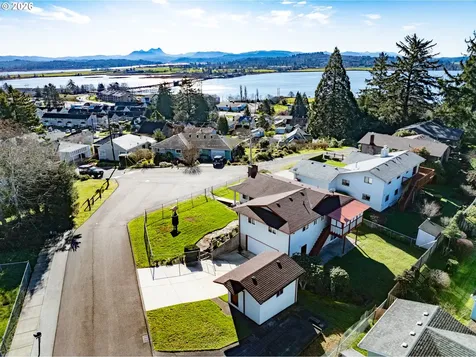 395 Cumberland Street Astoria OR 97103