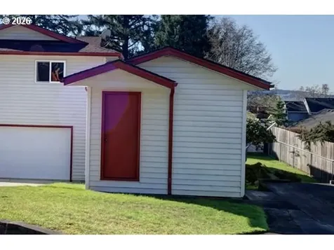 395 Cumberland Street Astoria OR 97103