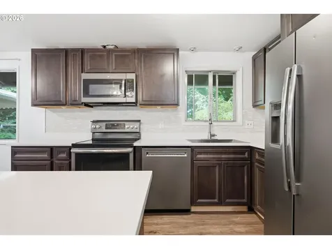 1211 SE 212th Avenue Gresham OR 97030