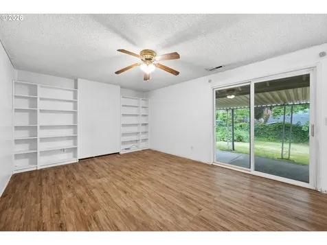 1211 SE 212th Avenue Gresham OR 97030