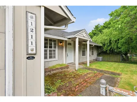 1211 SE 212th Avenue Gresham OR 97030