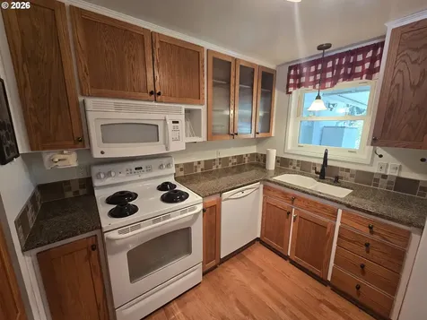 1289 Astor Way Woodburn OR 97071