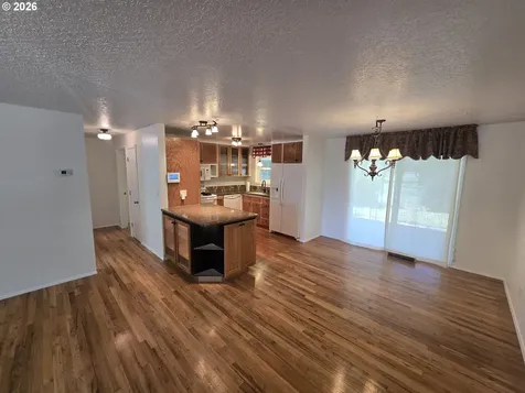 1289 Astor Way Woodburn OR 97071