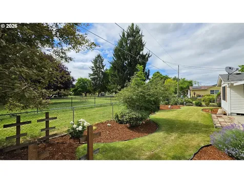 1289 Astor Way Woodburn OR 97071