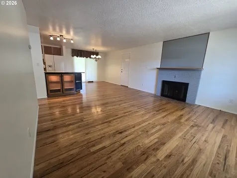 1289 Astor Way Woodburn OR 97071