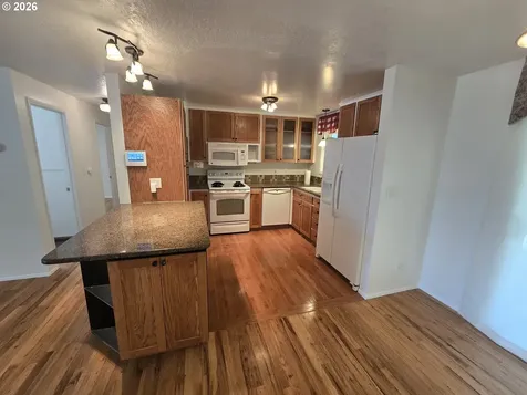 1289 Astor Way Woodburn OR 97071