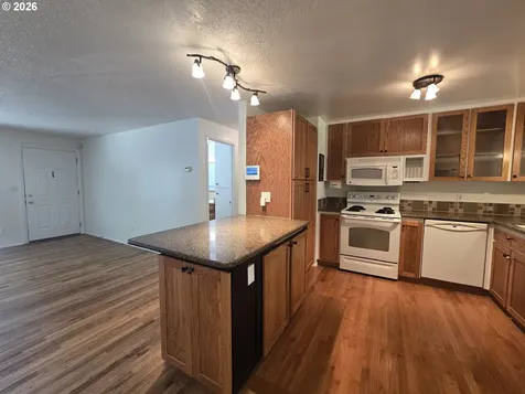1289 Astor Way Woodburn OR 97071