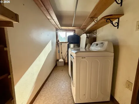 91566 Dolezal Lane Coos Bay OR 97420