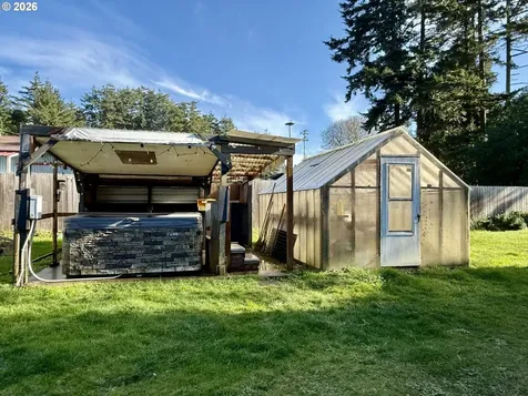91566 Dolezal Lane Coos Bay OR 97420