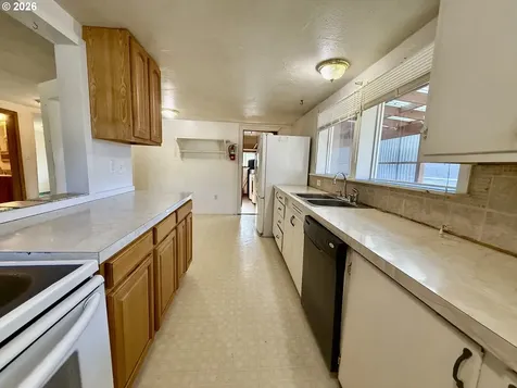 91566 Dolezal Lane Coos Bay OR 97420