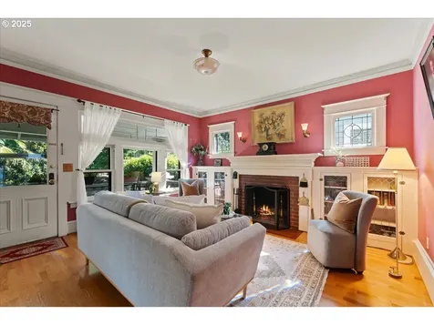 553 NE 43rd Avenue Portland OR 97213