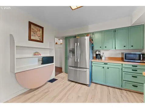 553 NE 43rd Avenue Portland OR 97213