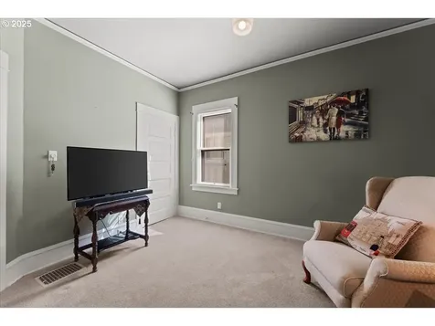 553 NE 43rd Avenue Portland OR 97213