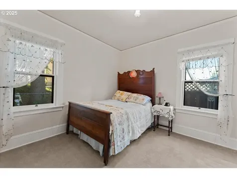 553 NE 43rd Avenue Portland OR 97213