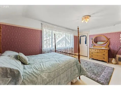 553 NE 43rd Avenue Portland OR 97213