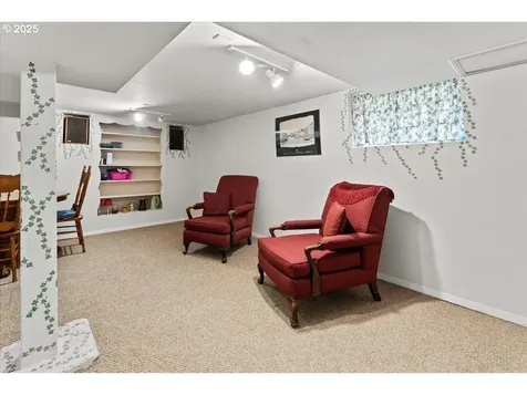 553 NE 43rd Avenue Portland OR 97213